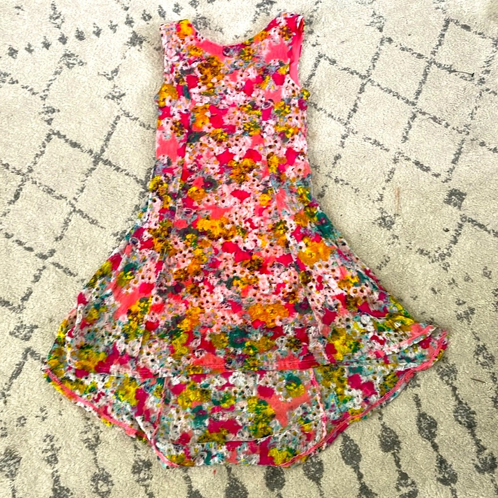 Colorful flower drees cut pretty laced fairly well.